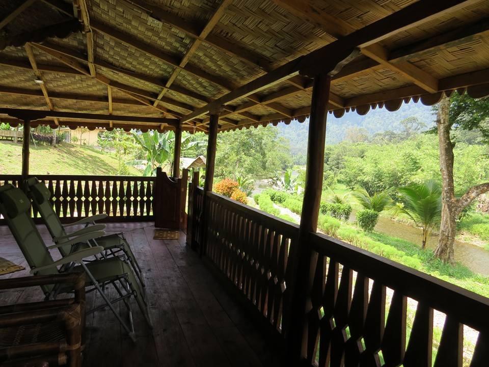 ホテルBatu Kapal Jungle Houses ブラスタギ エクステリア 写真